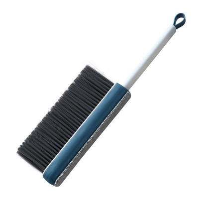 Multifunctional retractable soft brush for dust removal and static electricity does not damage clothes